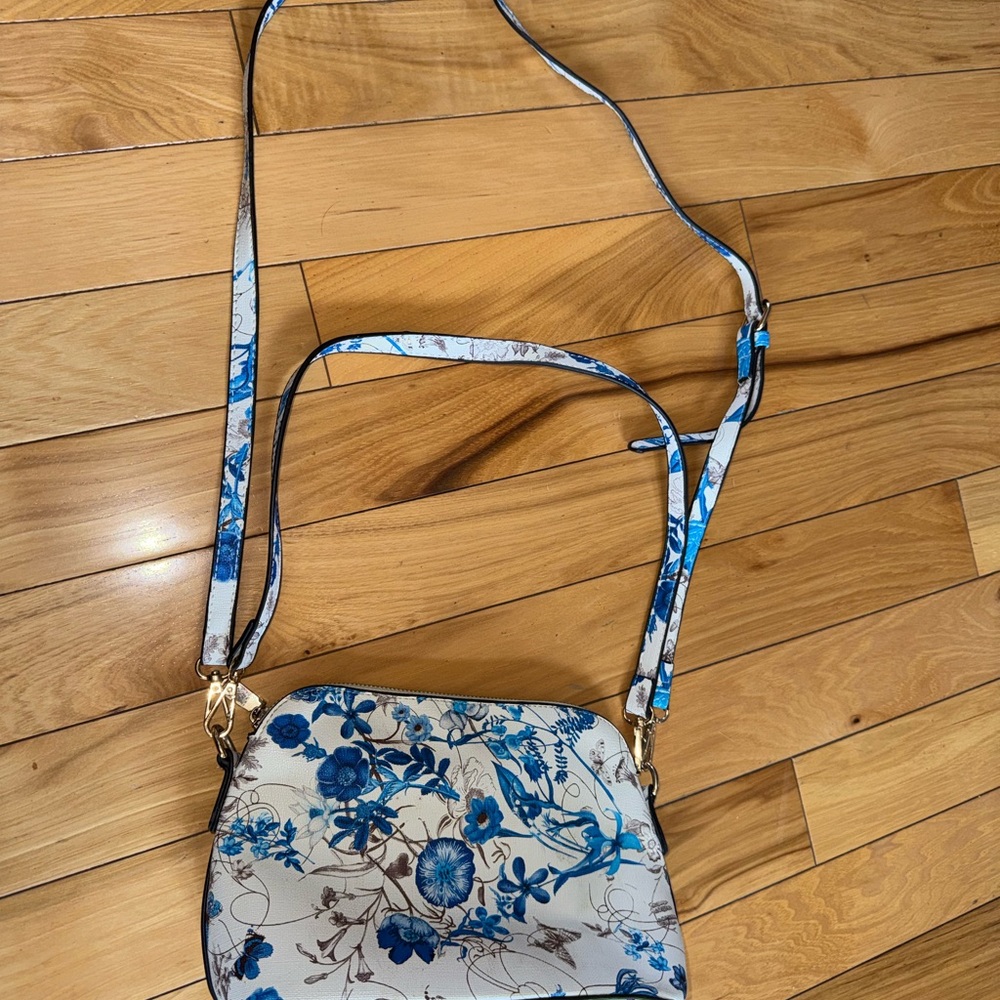 Blue and white floral print crossbody purse
